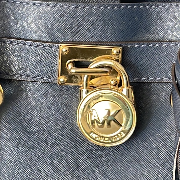 Michael Kors Navy Excellent Cond Large Hamilton Tote/ MK Dust Bag included - Picture 5 of 16